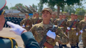 В Алматы солдаты приняли присягу на верность Родине