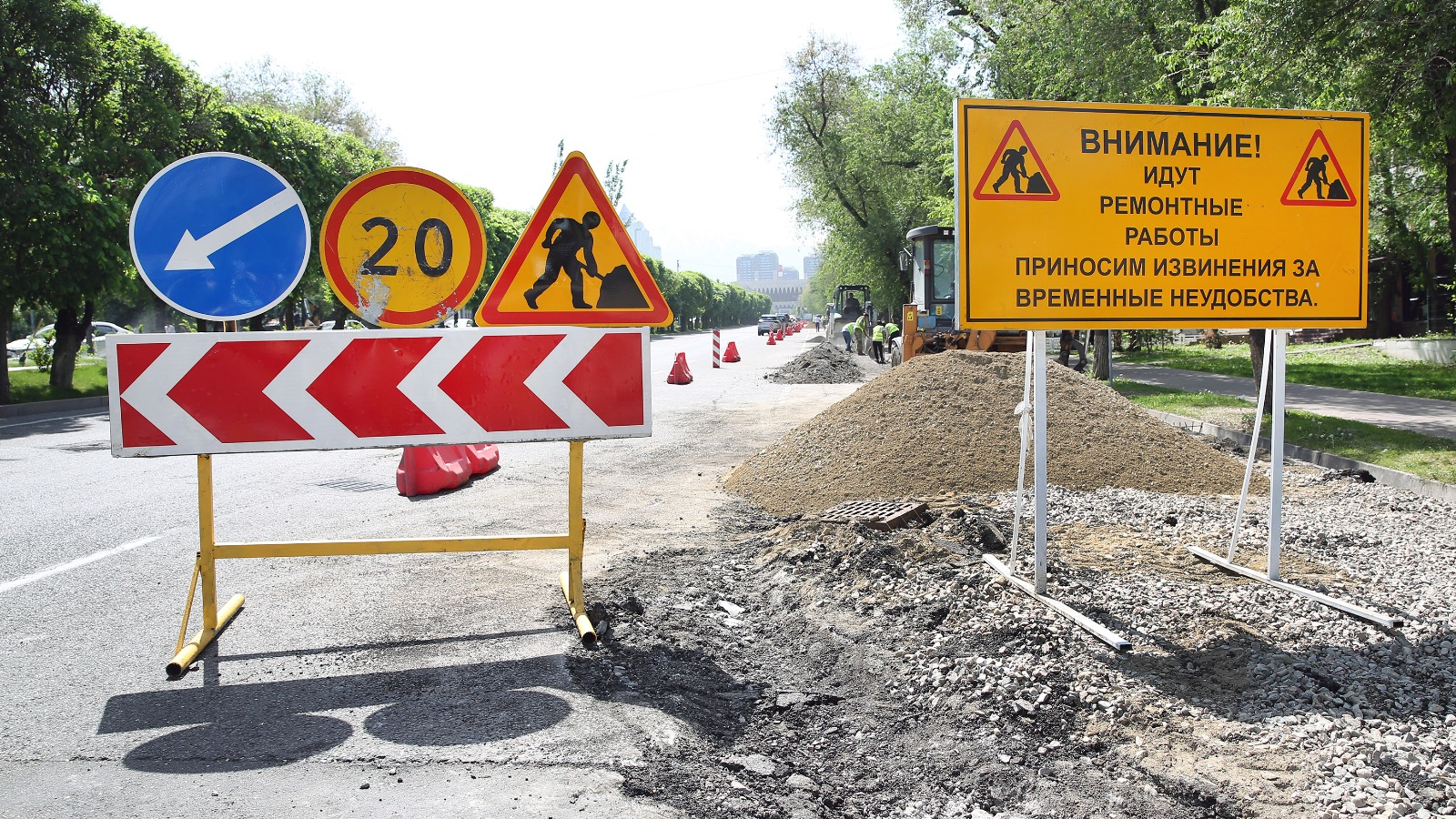 До конца лета ограничат движение по улице Яссауи в Алматы