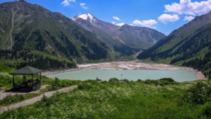 Дархан Сатыбалды ознакомился с реализацией туристских и инфраструктурных проектов в Большом Алматинском ущелье