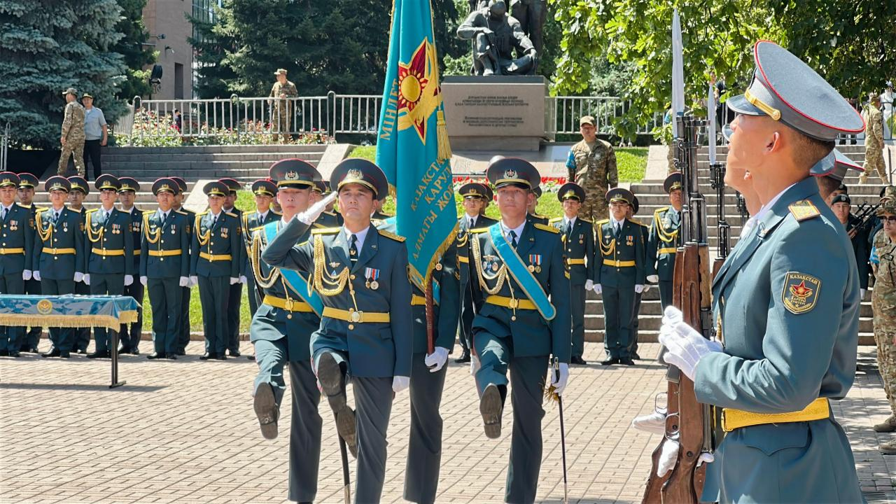 В Алматы состоялся выпуск офицеров Военного института Сухопутных войск