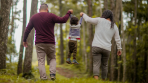 В Казахстане вводится новая форма семейного устройства — приемная профессиональная семья