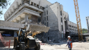 В Алматы в театре Сац реализуют идею Кунаева: мраморное панно украсит фойе 