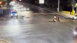 Мопедист сбил полицейского в Алматы  