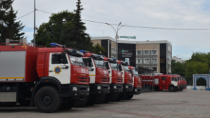 Глава МЧС вручил ключи от новой техники спасателям СКО