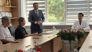 Алматинских врачей наградили за вклад в развитие трансплантологии
