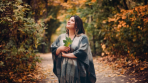 От домиков и яблок до Кок-Тобе: ювелирные миниатюры Алматы глазами художницы