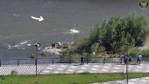 Полицейские спасли мать с ребенком из реки в Усть-Каменогорске