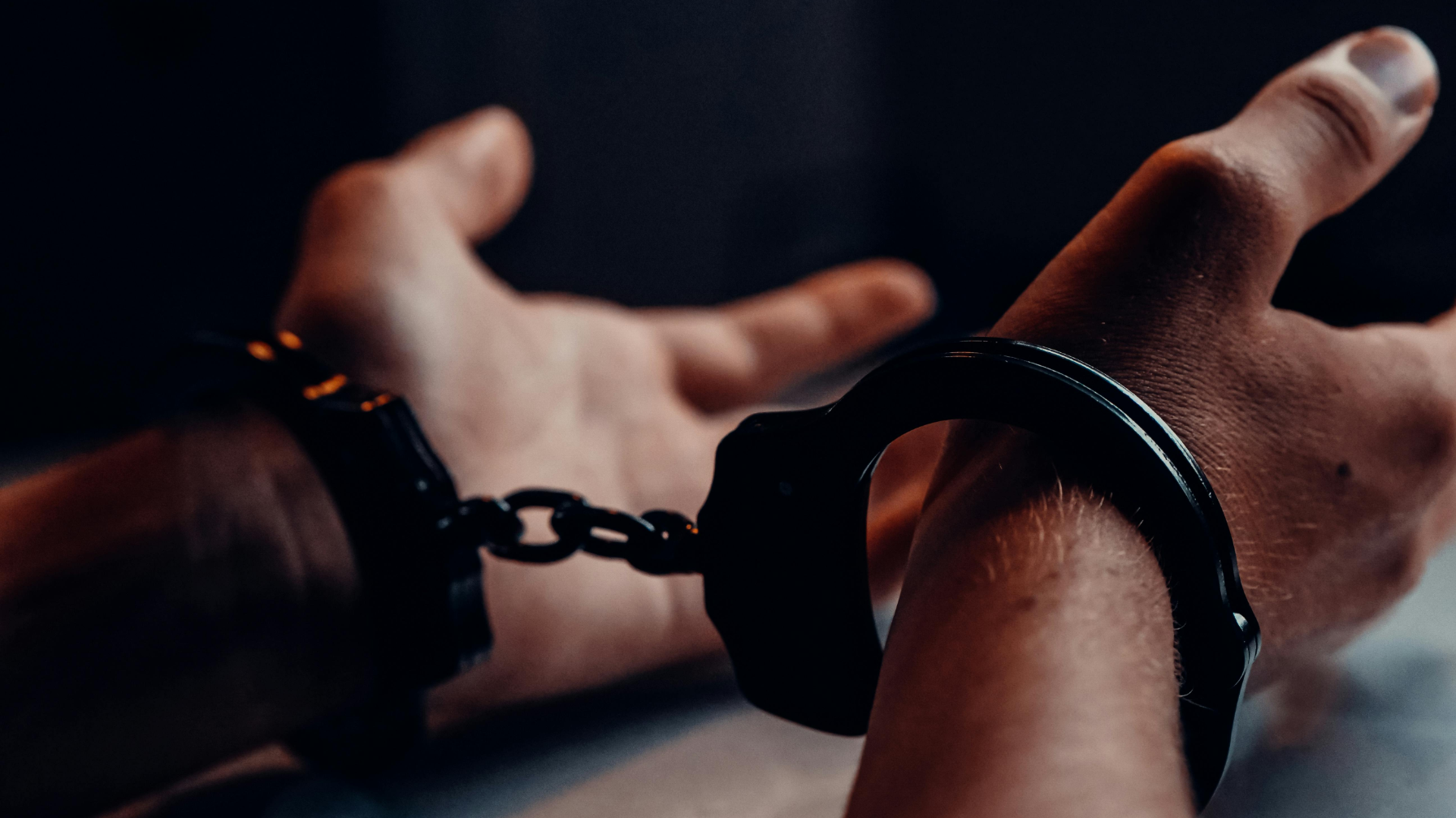 Напавший на врача мужчина заключен под стражу в Костанайской области