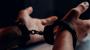 Напавший на врача мужчина заключен под стражу в Костанайской области