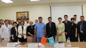 Казахстан и Китай расширяют партнерство в сфере онкологии