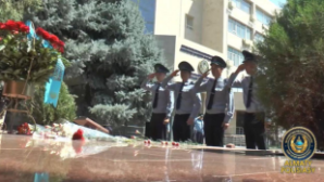 В Алматы почтили память погибших сотрудников полиции