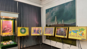 Выставка «Мир Абая и Яссауи» открылась в Семее