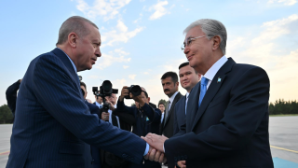 Глава государства прибыл с официальным визитом в Турцию