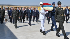 Токаев посетил мавзолей Мустафы Кемаля Ататюрка