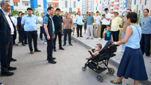 «Спасибо за детскую площадку и футбольное поле»: жители мкр. Жас-Канат в Алматы поблагодарили акима города 