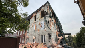 Крупный строительный объект сносят в Алматы