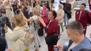 В Шереметьево зазвучала песня Абая