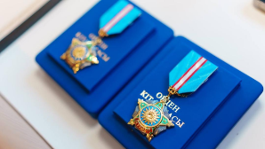 Аким ВКО вручил награды работникам сферы транспорта 