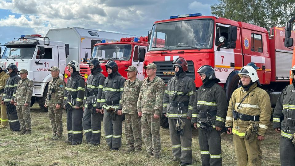 Спасатели Казахстана и России провели масштабные трансграничные учения