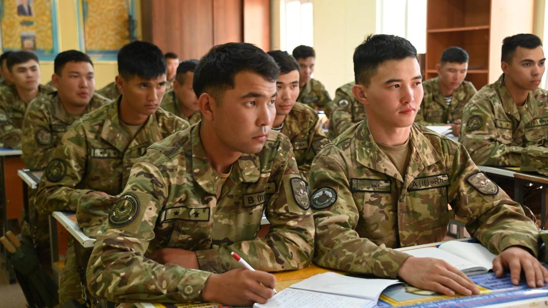 Молодые офицеры пополнили ряды Регионального командования «Запад»