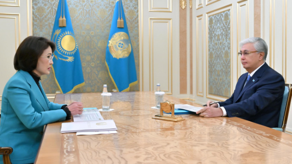 Токаев принял министра здравоохранения Акмарал Альназарову