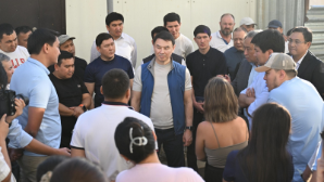 Аким Алматы встретился с жителями жилого комплекса Altyn City