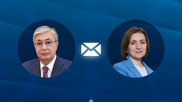 Токаев поздравил президента Молдовы с Днем независимости