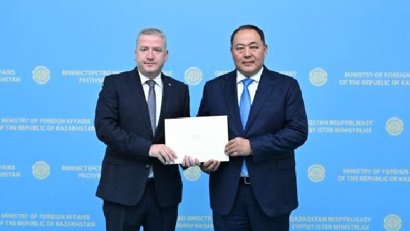 Новый посол Грузии вручил копии верительных грамот в МИД Казахстана