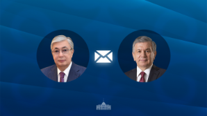 Токаев поздравил Президента Узбекистана с Днем Независимости