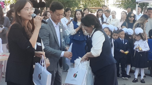 В День знаний в Алматы состоялась акция «Первоклассникам – в подарок от библиотеки» 