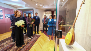 Ко Дню города в Алматы обновили музей Нургисы Тлендиева: экспозицию посетил аким Дархан Сатыбалды