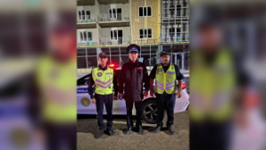 Полицейские спасли мужчину, находившегося на крыше многоэтажного дома в Уральске