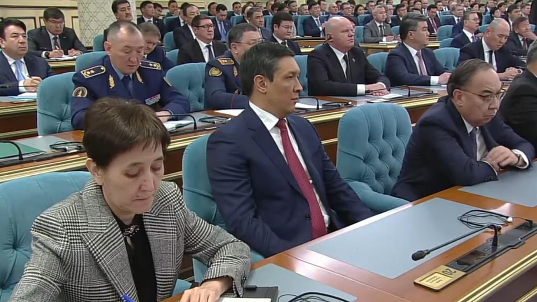 Президент поручил Правительству и акиматам улучшить качество оказания услуг для автоперевозчиков на границе 
