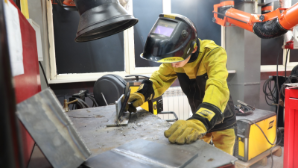 Токаев: «Одна из ключевых задач – повышение авторитета специалистов рабочих профессий»