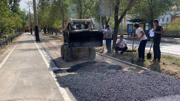 Дархан Сатыбалды поручил усилить контроль за коммунальными службами и дорожными ремонтами в Алматы