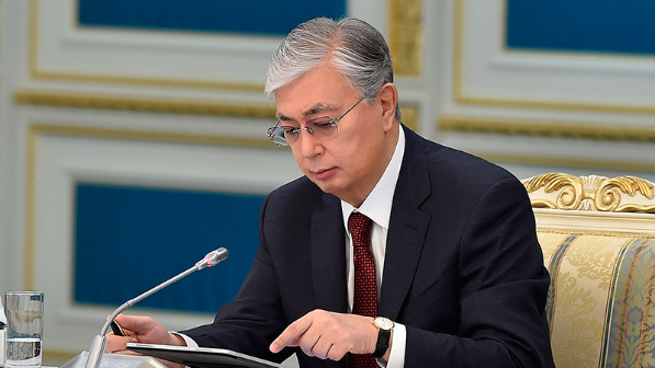 Глава государства поздравил казахстанцев с Днем семьи 