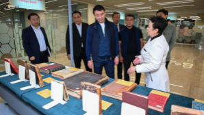 Дархан Сатыбалды проверил реконструкцию Театра «Алатау» и посетил библиотеку Alatau Creative Hub