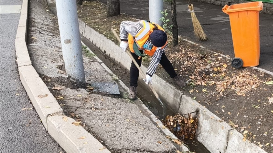 Дорожные службы Алматы работают в усиленном режиме