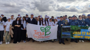 «Таза Қазақстан»: неравнодушные жители навели порядок на берегу водохранилища в Сарани