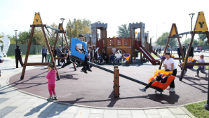 День города: в Алматы открыли инклюзивную детскую площадку 