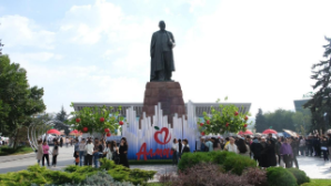 Невероятно красиво: фанаты Backstreet Boys открывают для себя Алматы