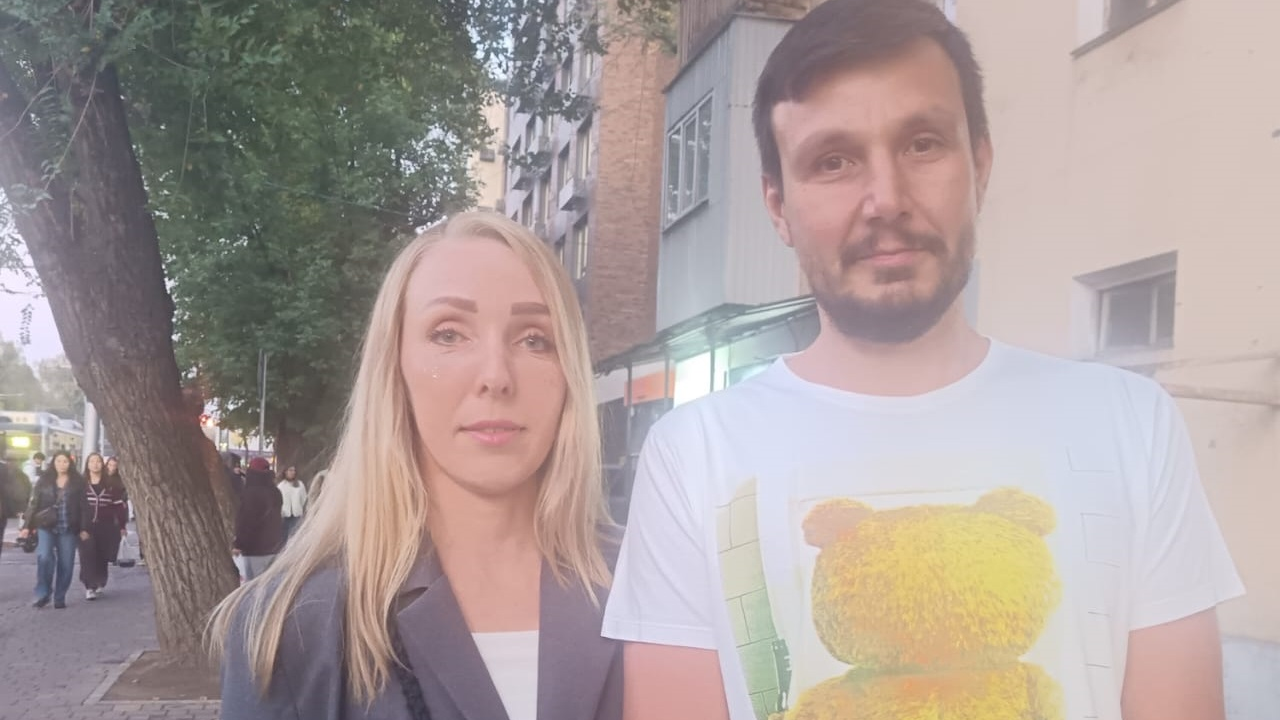 Люди в белом: Алматы стал местом притяжения поклонников Backstreet Boys со всего мира