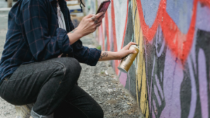 В ВКО закрашено более 450 граффити с наркорекламой