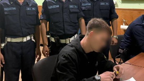 В Таразе гвардейцы оказали помощь ребенку и задержали вооруженного подростка