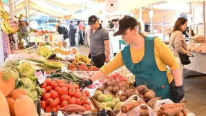 В Алматы продаются товары по сниженным ценам в рамках акции «Береке Fest»