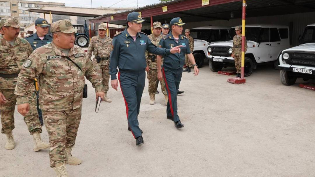 Главнокомандующий Нацгвардией проинспектировал воинские части на западе страны