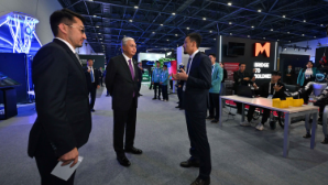 Глава государства посетил выставку цифровых решений 