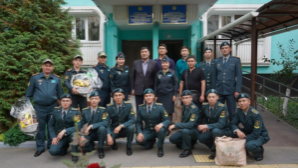 Военнослужащие навестили дом престарелых в Алматы