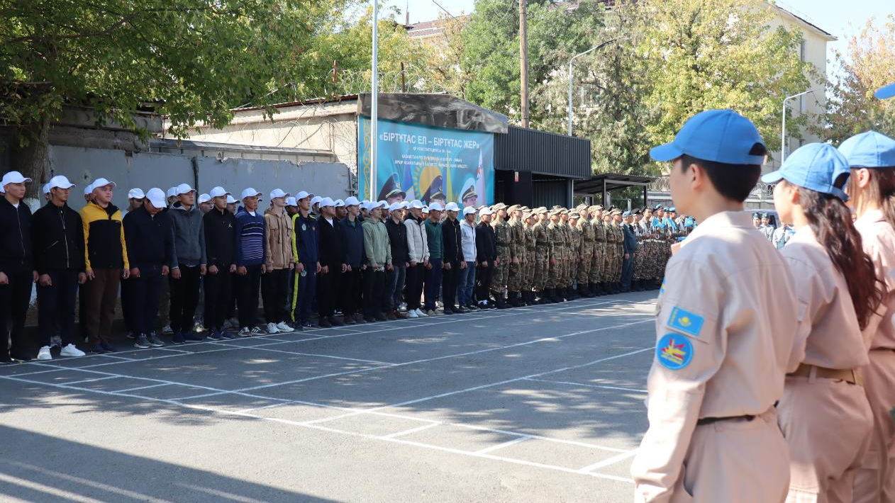 В Шымкенте состоялась отправка первой команды призывников в ряды Вооруженных сил