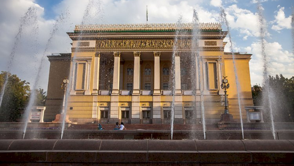 Альбина Шагимуратова и лауреаты конкурса вокалистов имени Глинки впервые выступят на сцене КазНТОБ имени Абая